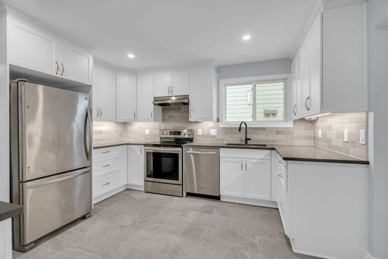 10-web-or-mls-393-dieppe-st